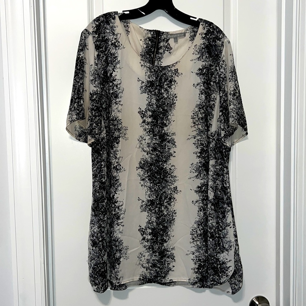 Floral print blouse